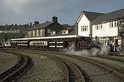 It’s been a long wait to see the Victorian set with ‘Merddin Emrys’.       (15/10/2005)