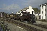 ‘Merddin Emrys’ sets back into the platform road with the carriages of the mixed train.       (15/10/2005)