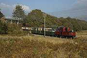 ‘Prince’ and the Garraway era train leave Dduallt with a down service.       (15/10/2005)