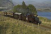 ‘Merddin Emrys’ makes light work of it’s featherweight train on the climb to Tunnel North.       (15/10/2005)