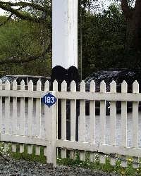 Entering number 183 will tell you all about the replica double-armed signal at Tanybwlch.   (03/05/2004)