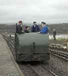 On Saturday morning, the Simplex ran across the Cob to clear the platform road as it had done 50 years ago.   (25/09/2004)