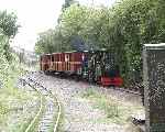 ‘Rishra’ and ‘Peter Pan’ run into Leedon loop with the 13:35 from Pages Park   (07/09/2003)