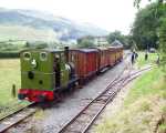 ‘Dolgoch’ and a down vintage train in the ‘wrong’ side of the loop at Brynglas   (29/07/2000)